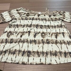 Cold shoulder, top, new without tags
